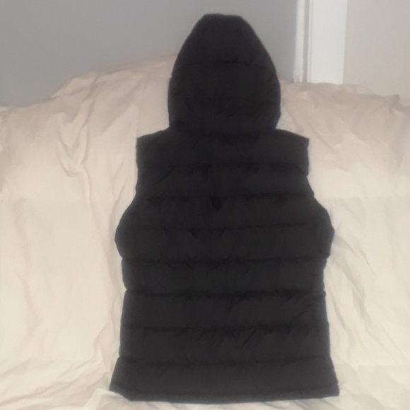 NWOT spring/fall vest jacket with faux fur trim - Picture 4 of 8